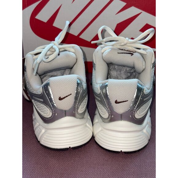 Nike V5 Runner Sneaker in Sail Light Orewood Fauna Brown & Phantom 6.5 New Women - Picture 8 of 17